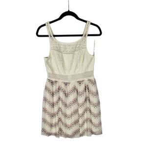 Trixxi women's lace Sleeveless above knee muilt color cream dress size 11